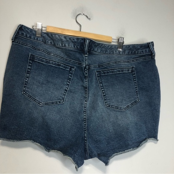 TORRID Embroidered High Rise Jean Shorts, size 22 - Picture 6 of 12